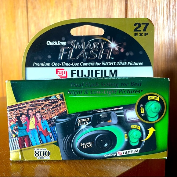 Vintage Fujifilm One-Time-Use Film Camera w/Flash - Picture 1 of 2